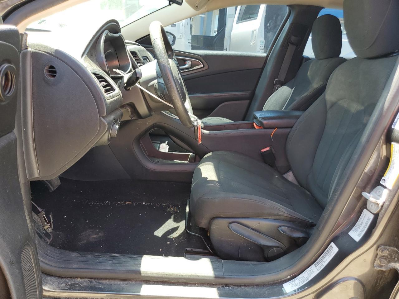 2016 Chrysler 200 Limited - Image 7