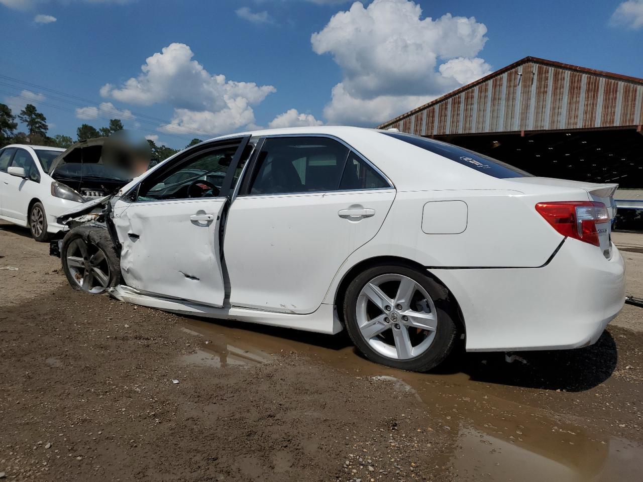 2012 Toyota Camry Base - Фото 2
