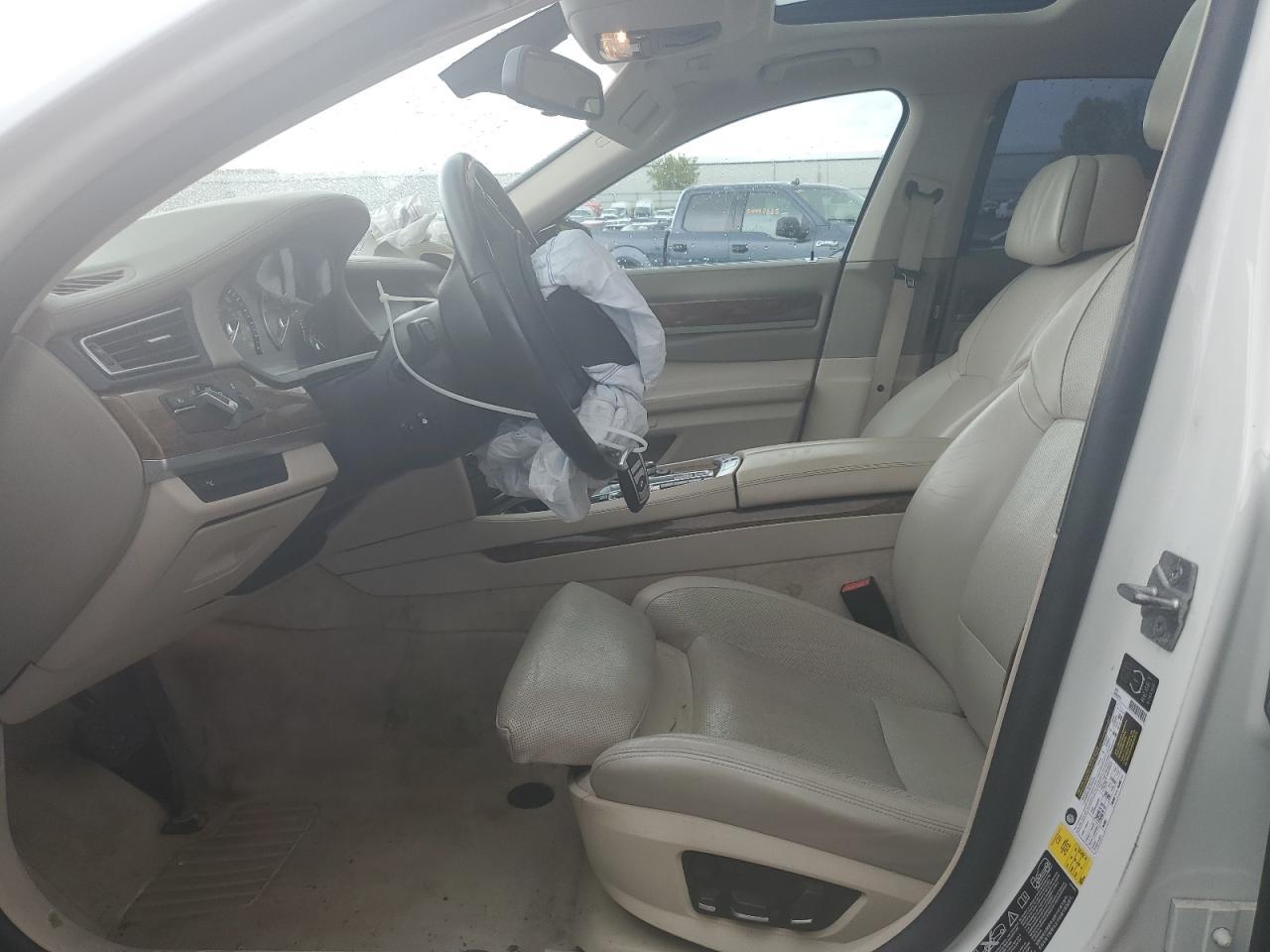 2012 BMW 750 Xi - Image 7