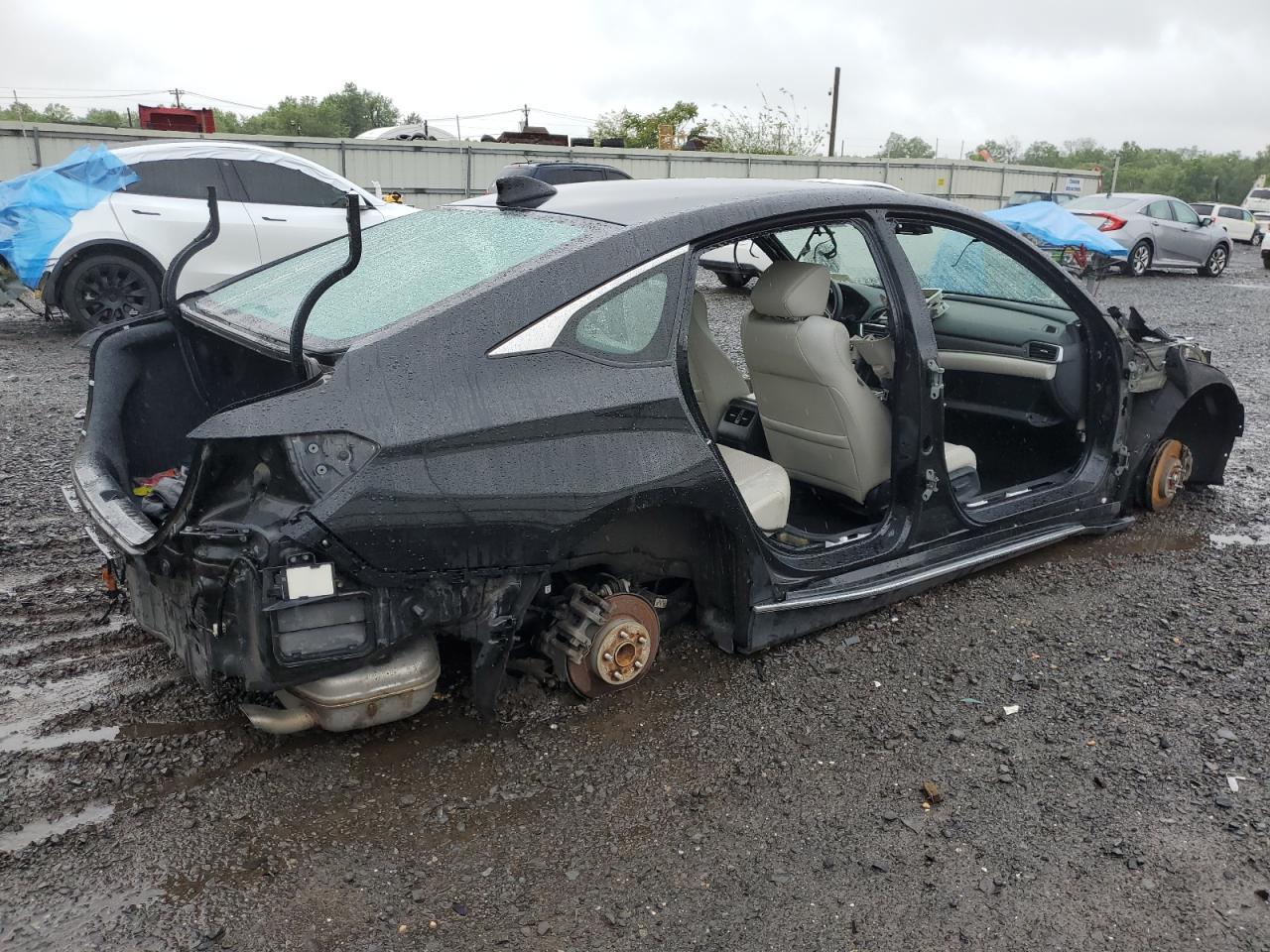 2018 Honda Accord Touring - Image 3