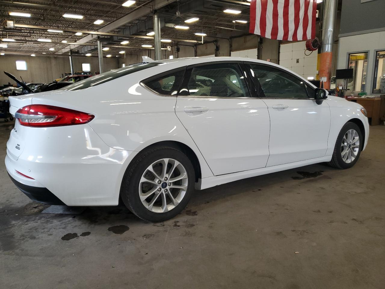 2020 Ford Fusion Se - Фото 3