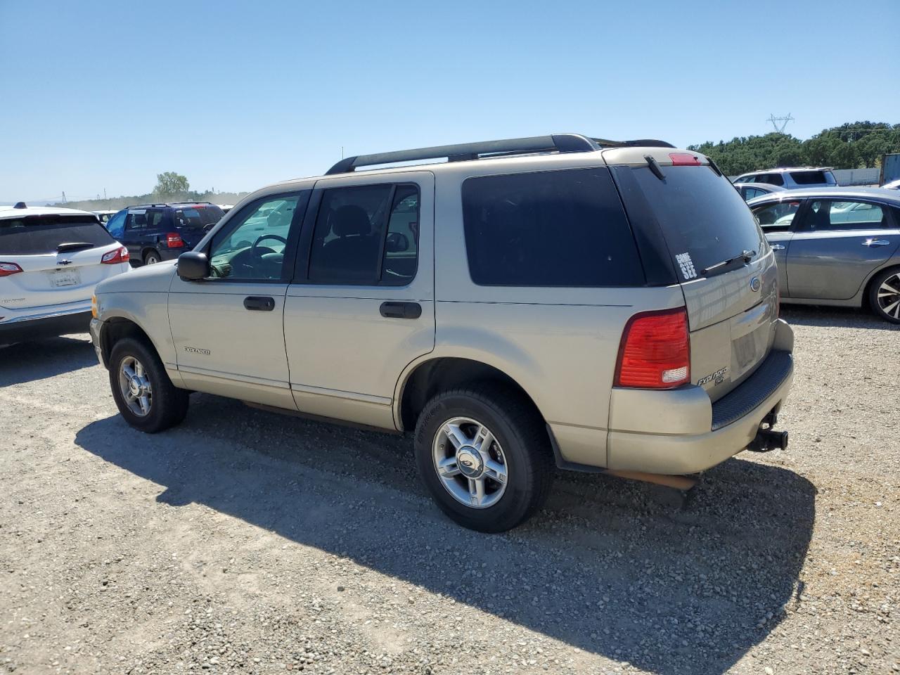 2005 Ford Explorer Xlt - Фото 2