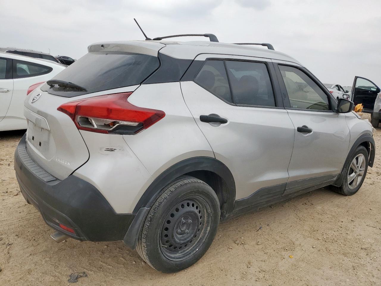 2019 Nissan Kicks S - Image 3