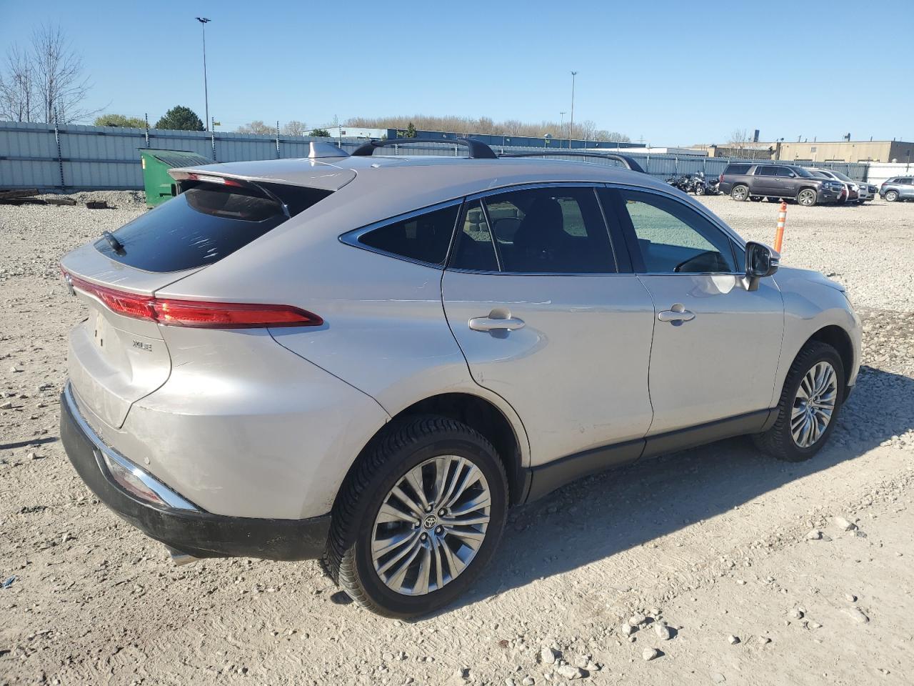 2023 Toyota Venza Le - Фото 3