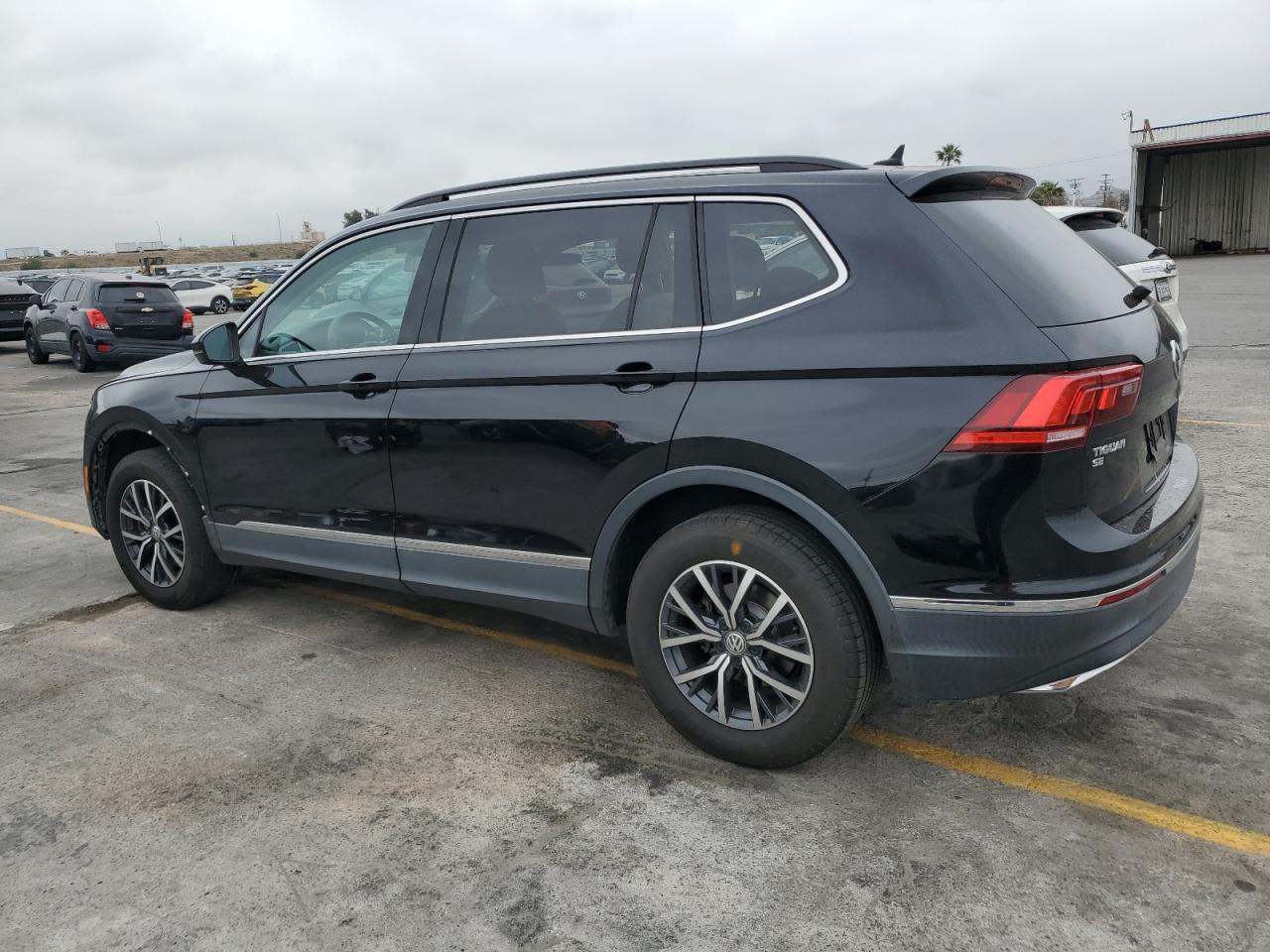 2020 Volkswagen Tiguan Se - Image 2