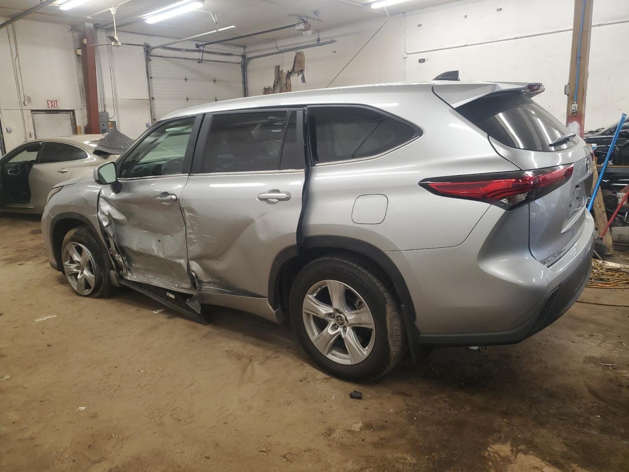 2023 Toyota Highlander L - Image 2