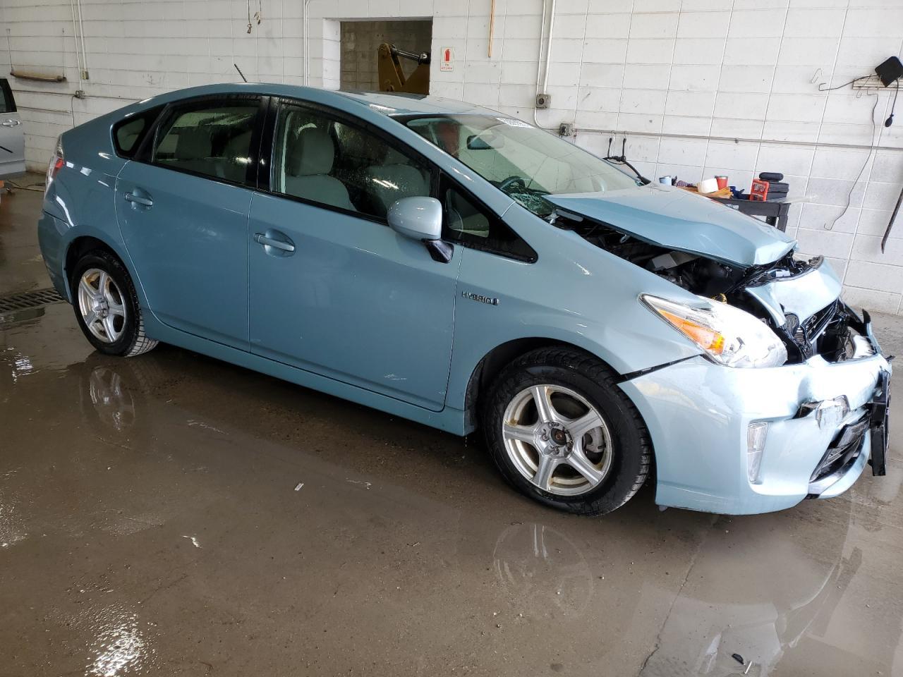 2013 Toyota Prius - Фото 4