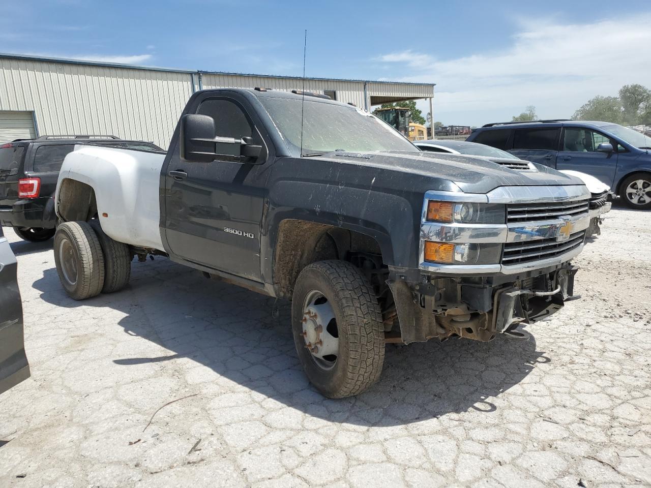 2018 Chevrolet Silverado K3500 - Фото 4