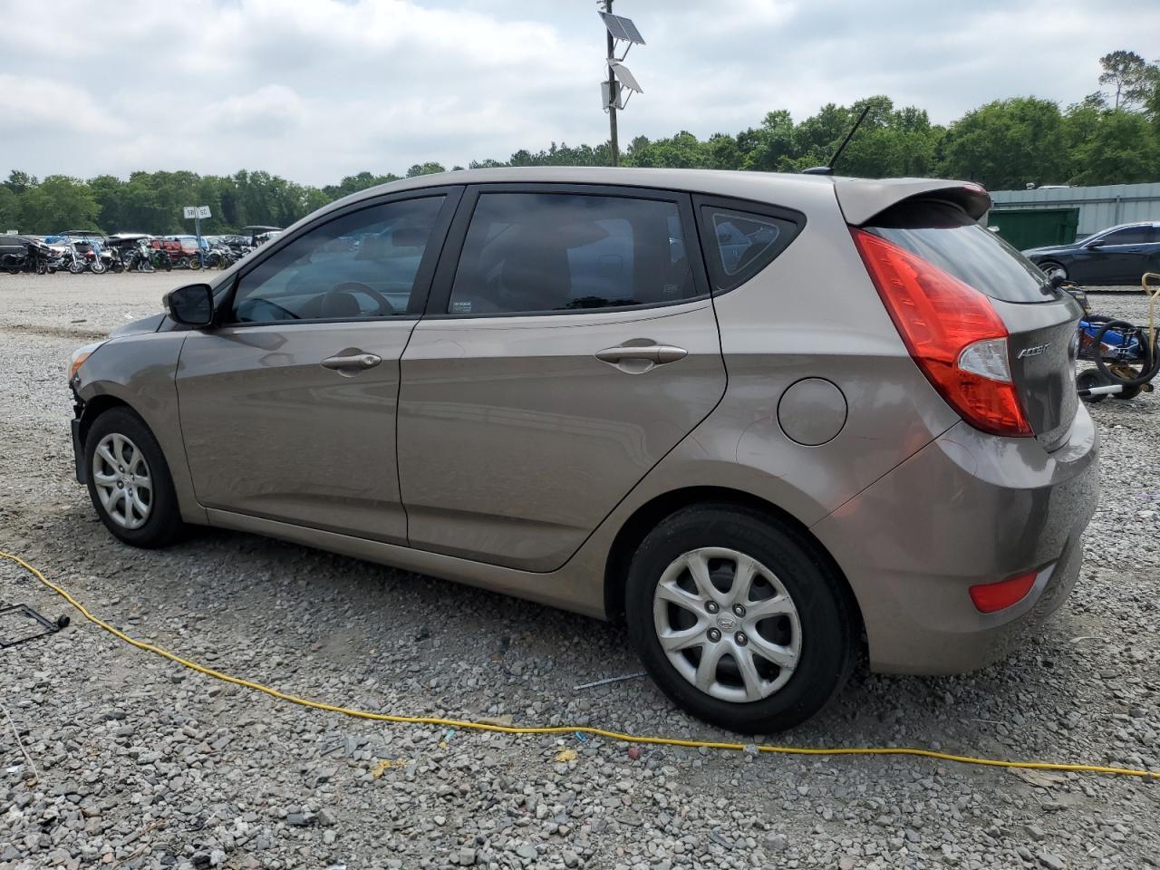 2014 Hyundai Accent Gls - Фото 2