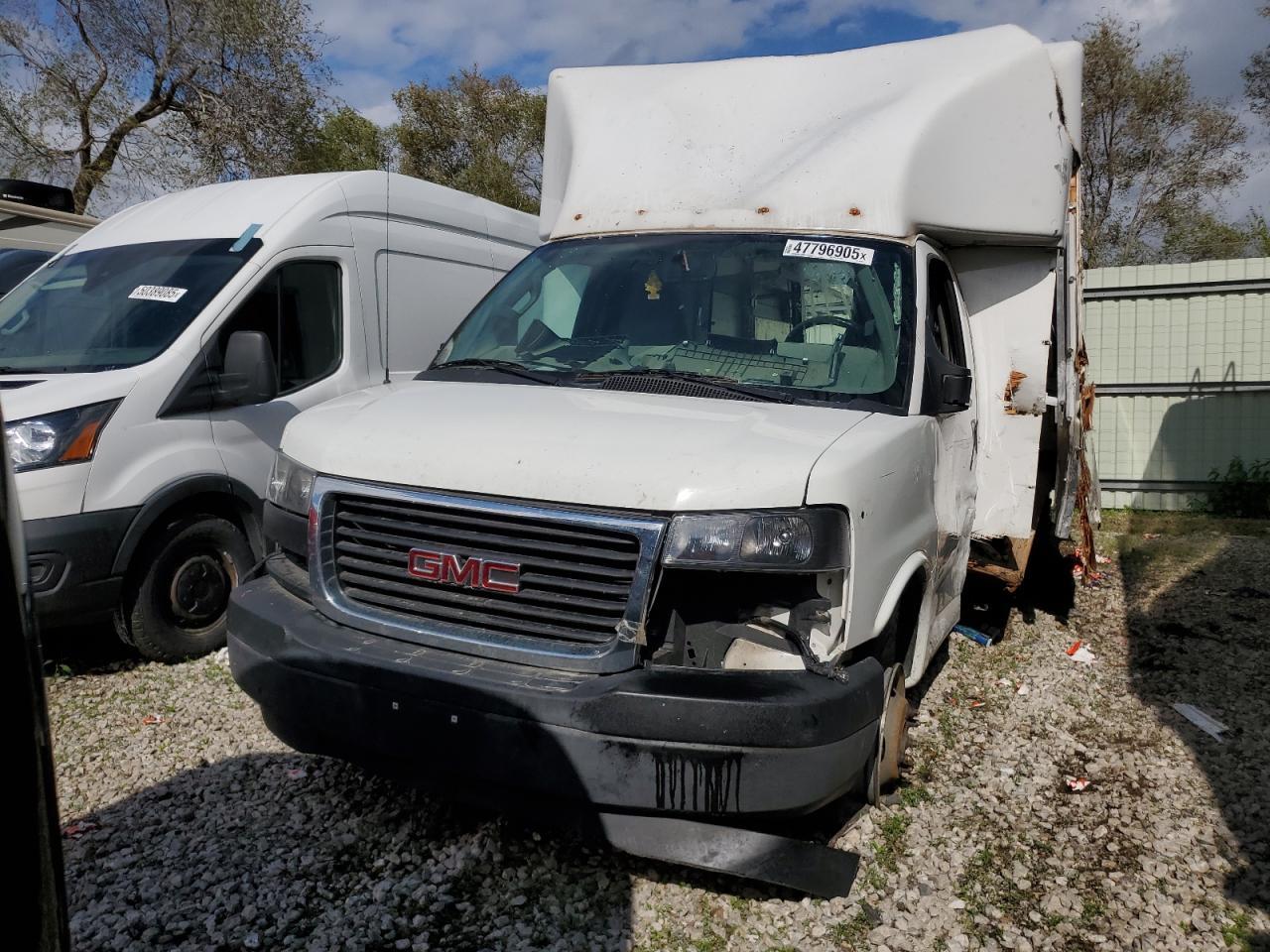 2020 GMC Savana Cutaway G3500 - Image 5