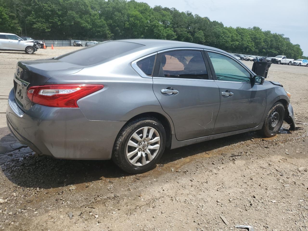 2016 Nissan Altima 2.5 - Image 3