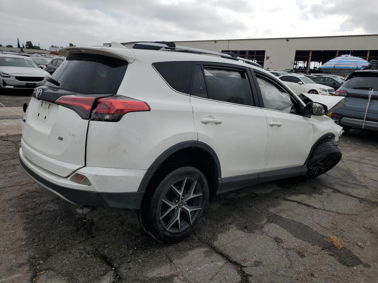 2018 Toyota Rav4 Se - Image 3