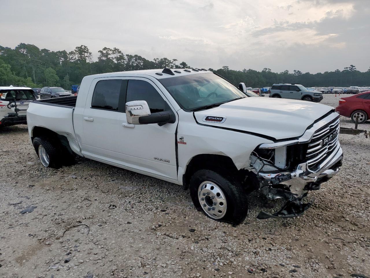 2024 Ram 3500 Laramie Mega Ca - Фото 4