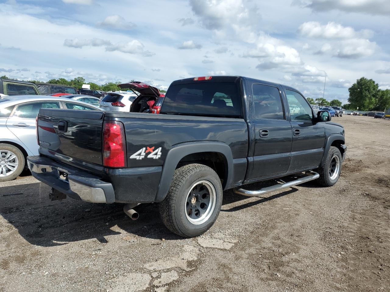 2007 Chevrolet Silverado K1500 Classic Crew Cab - Image 3