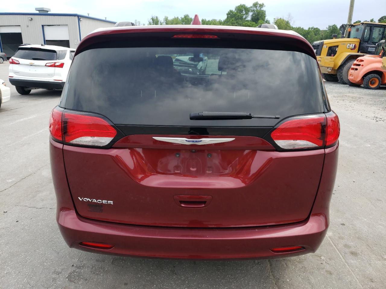 2020 Chrysler Voyager Lxi - Фото 6