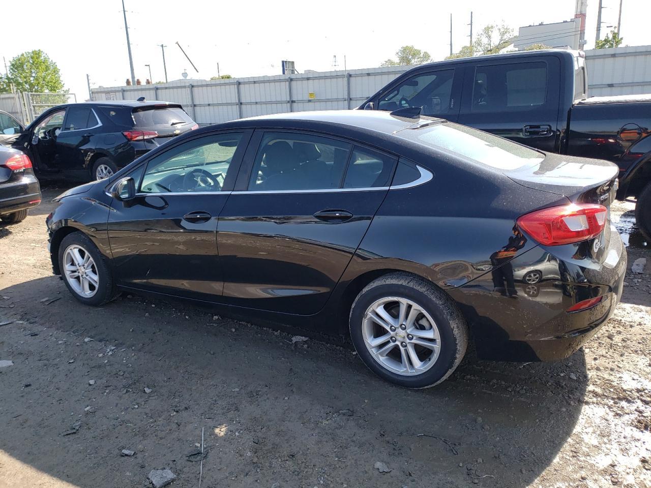 2017 Chevrolet Cruze Lt - Фото 2
