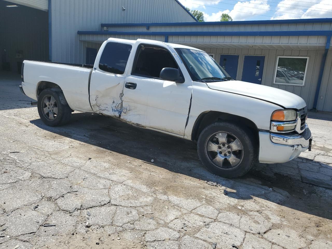 2005 GMC New Sierra C1500 - Фото 4