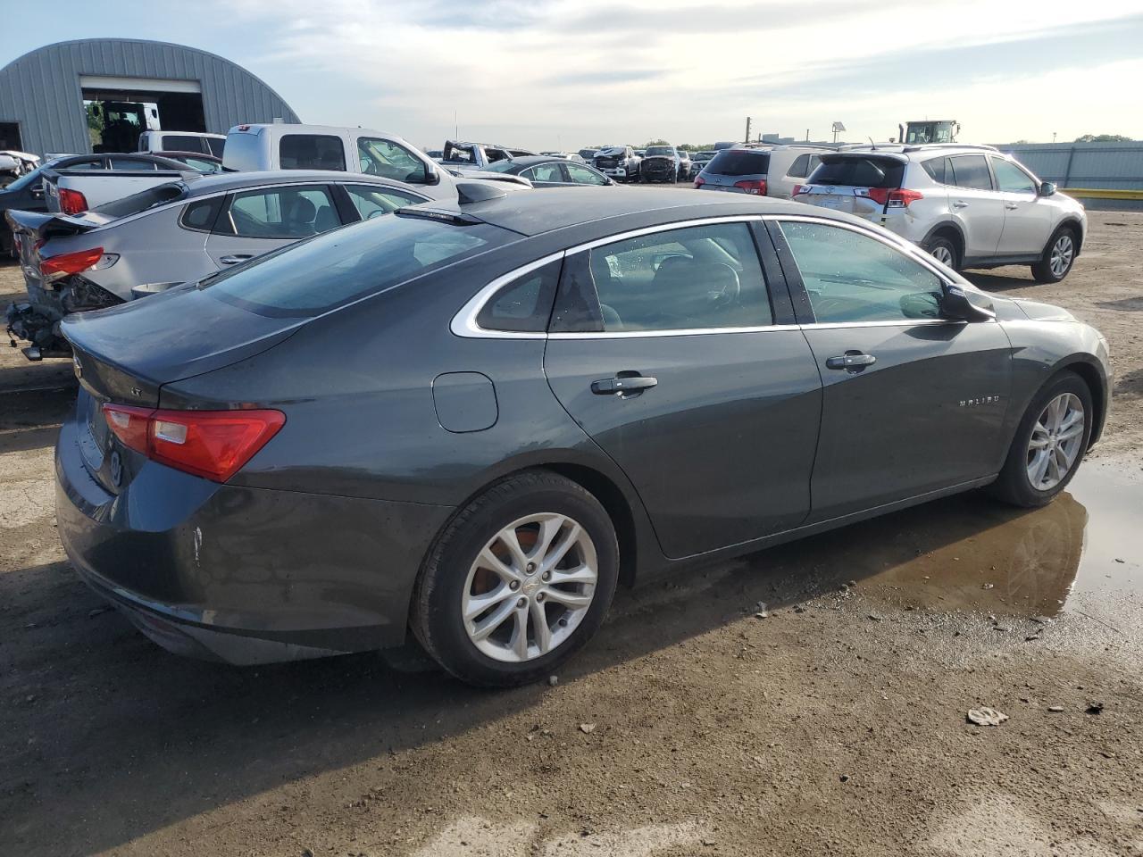 2018 Chevrolet Malibu Lt - Image 3
