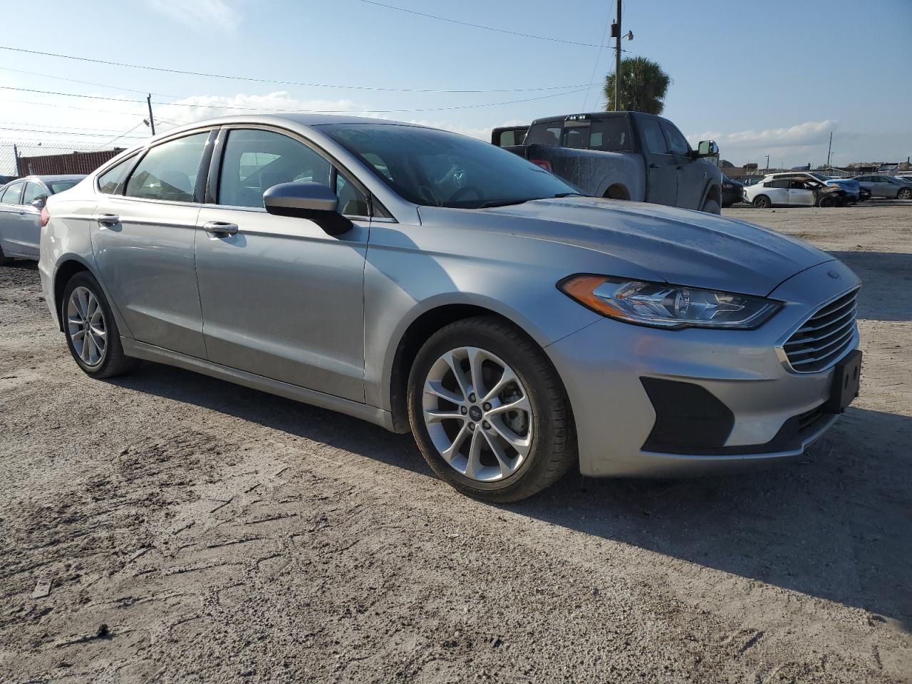 2020 Ford Fusion Se - Фото 4