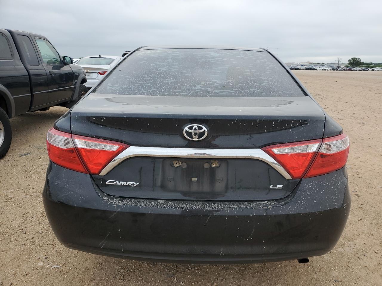 2016 Toyota Camry Le - Фото 6