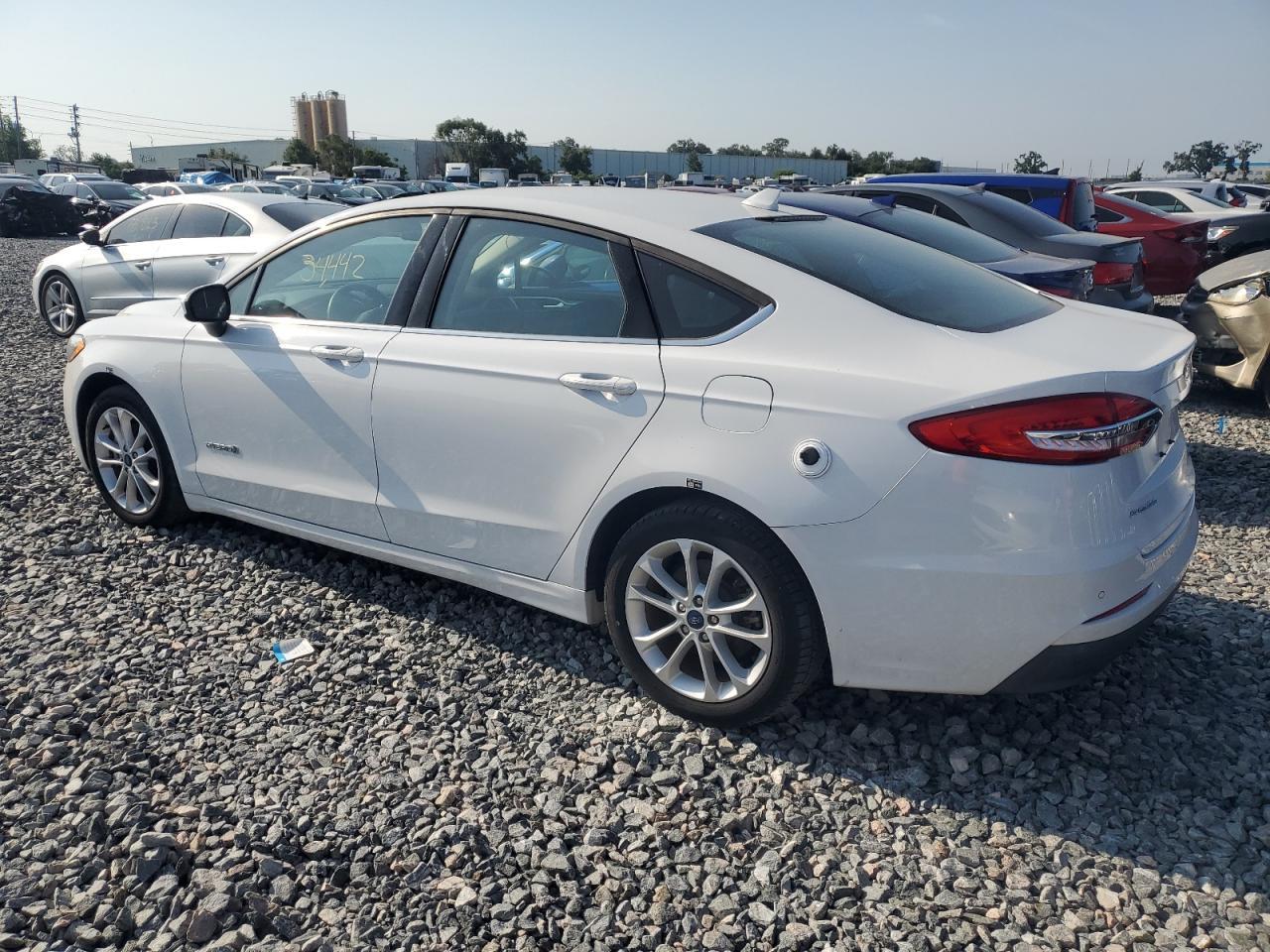 2019 Ford Fusion Se - Image 2