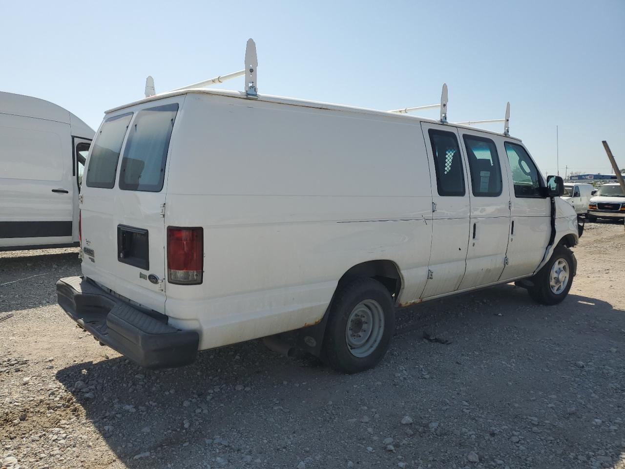 2011 Ford Econoline E250 Van - Фото 3