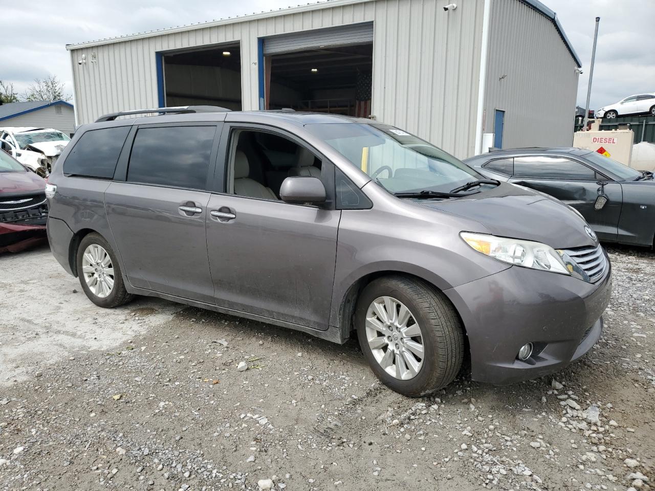 2011 Toyota Sienna Xle - Фото 4