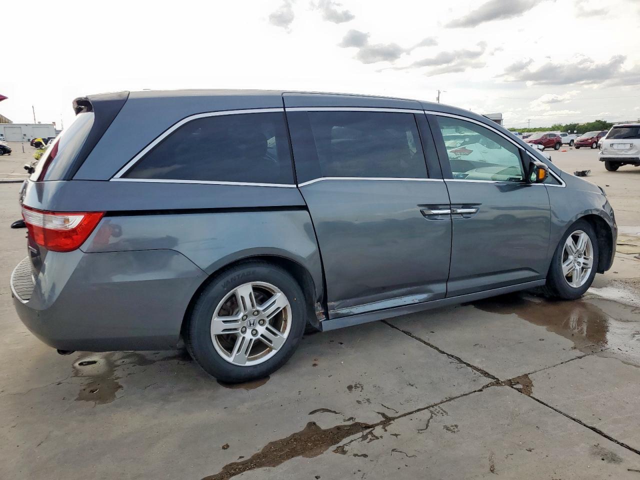 2011 Honda Odyssey Touring - Фото 3