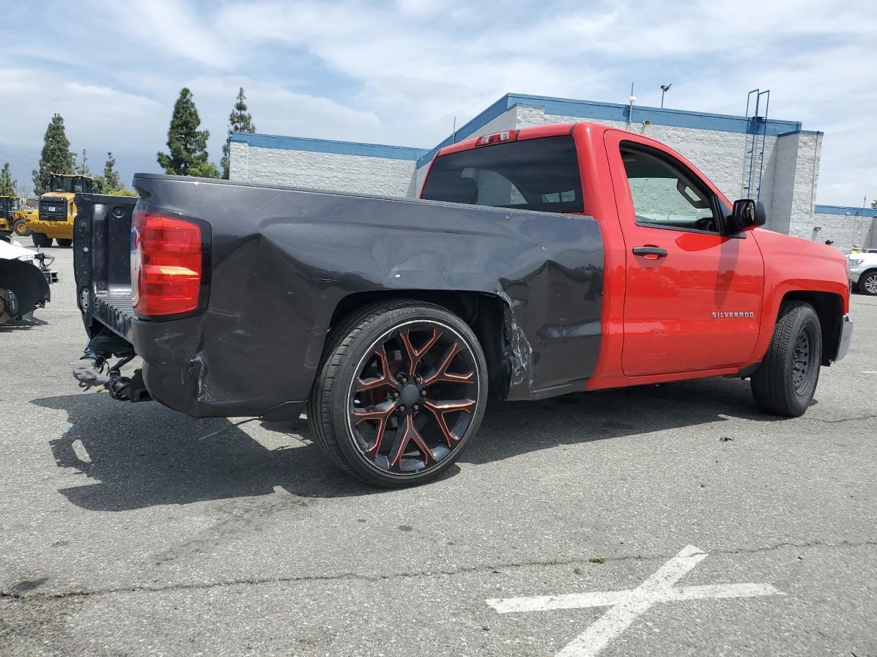 2017 Chevrolet Silverado C1500 - Фото 3