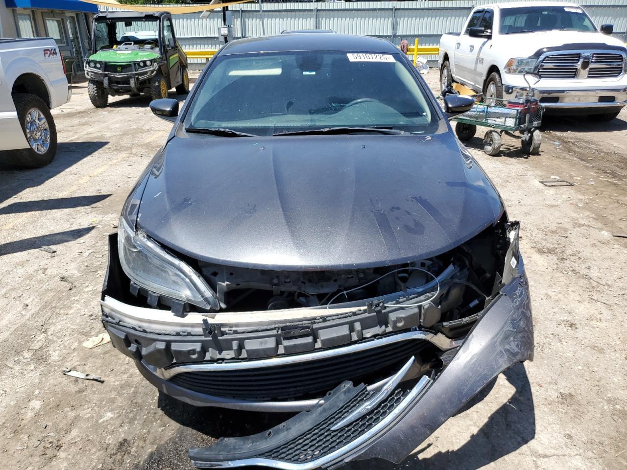 2016 Chrysler 200 Limited - Image 5