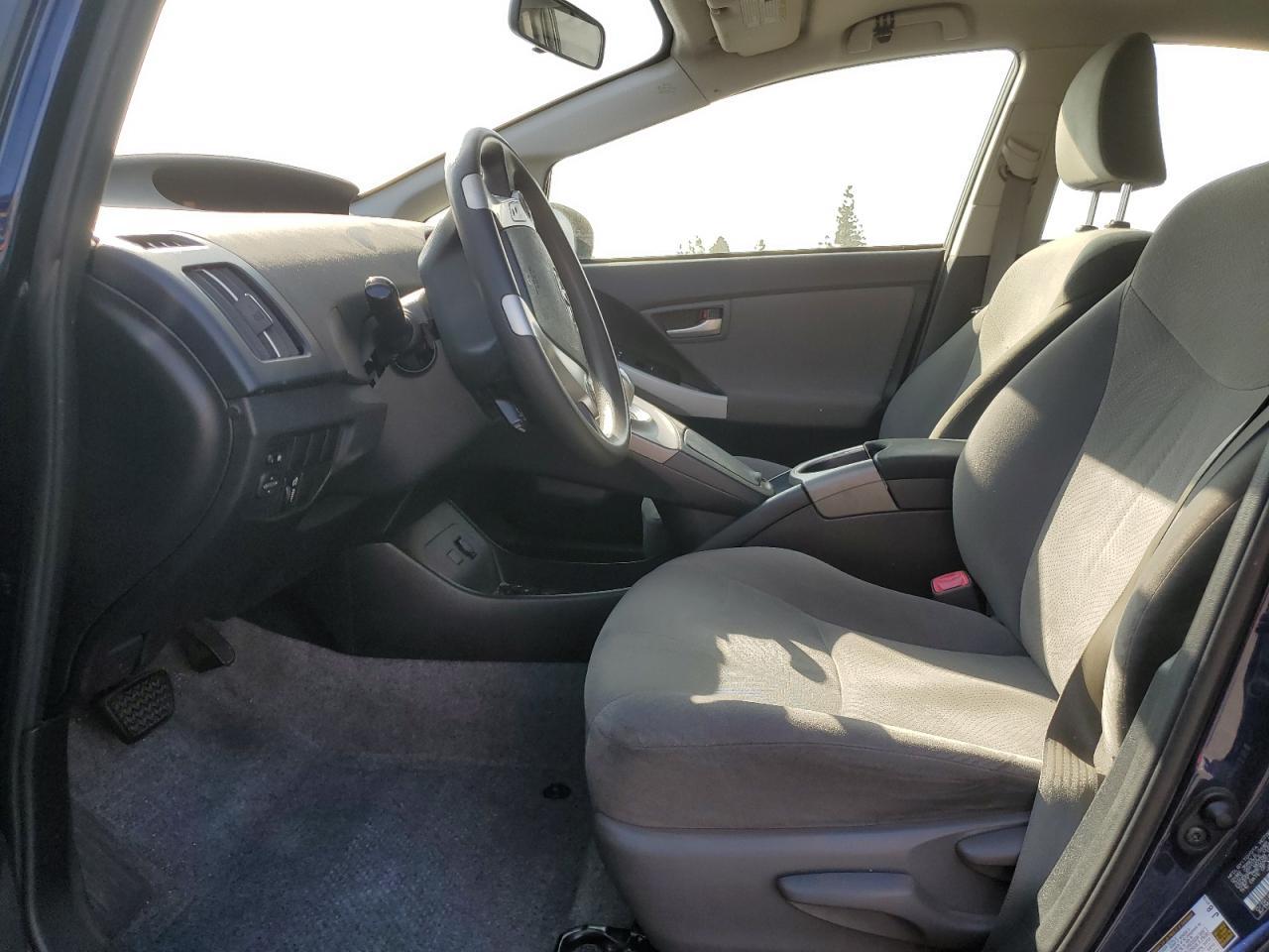2013 Toyota Prius - Image 7