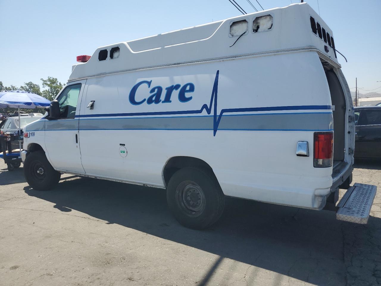 2010 Ford Econoline E350 Super Duty Van - Фото 2