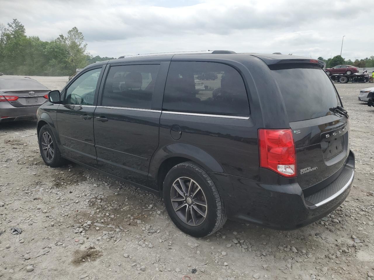 2017 Dodge Grand Caravan Sxt - Фото 2