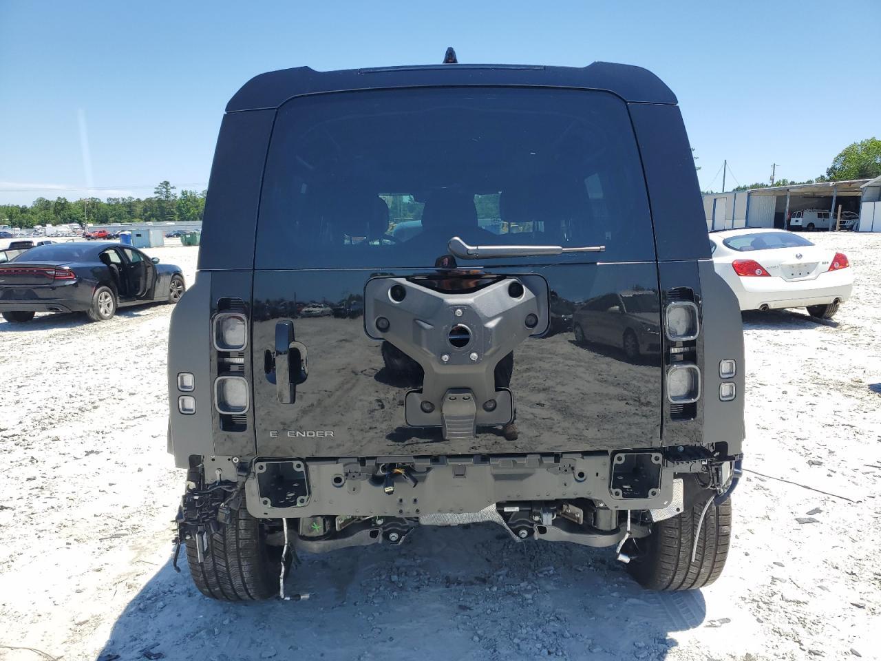 2025 Land Rover Defender 110 - Фото 6