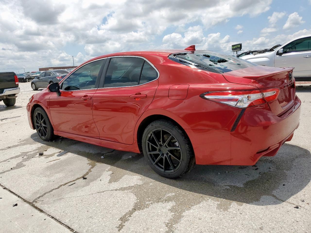 2020 Toyota Camry Se - Image 2