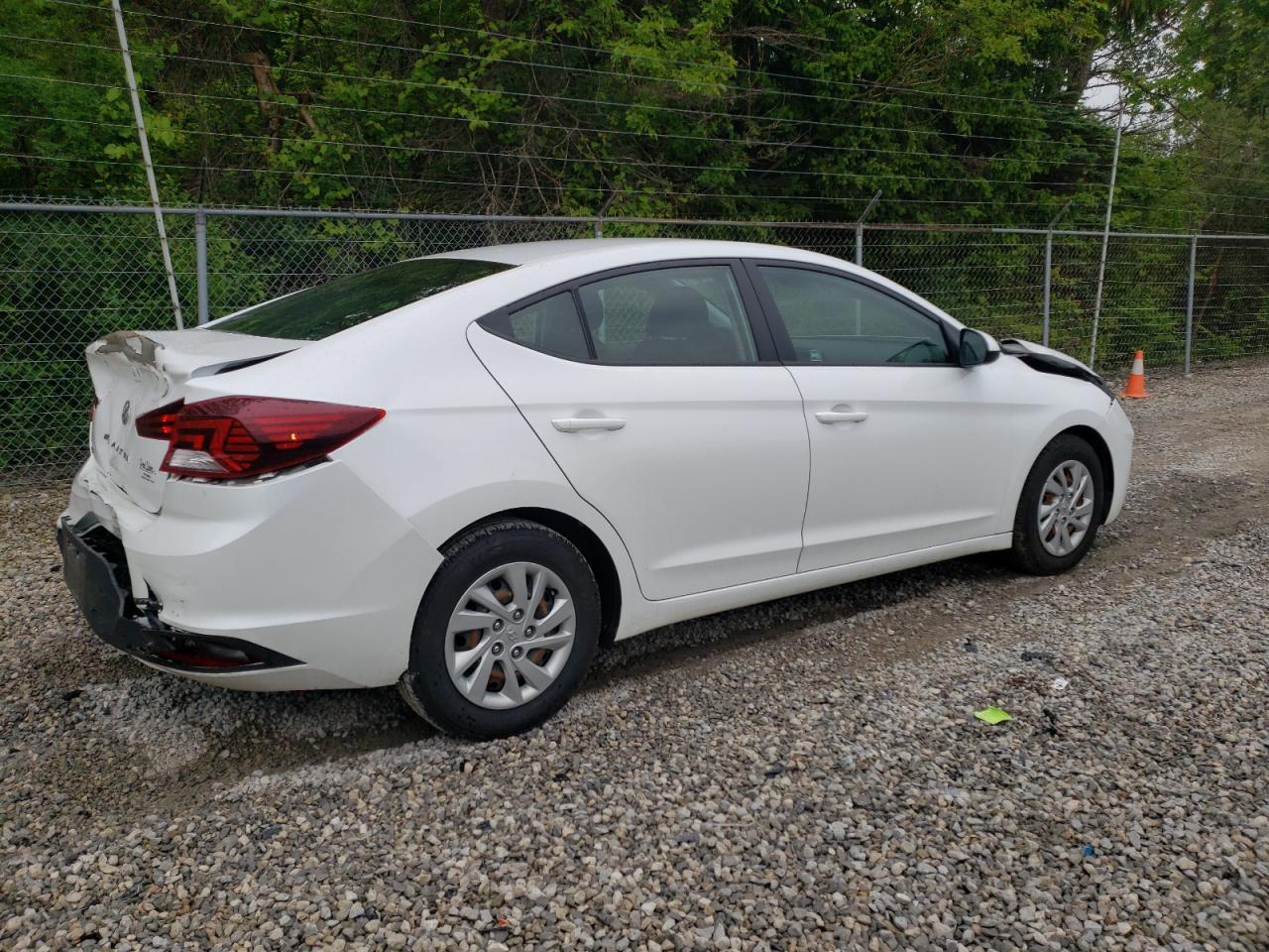 2020 Hyundai Elantra Se - Image 3
