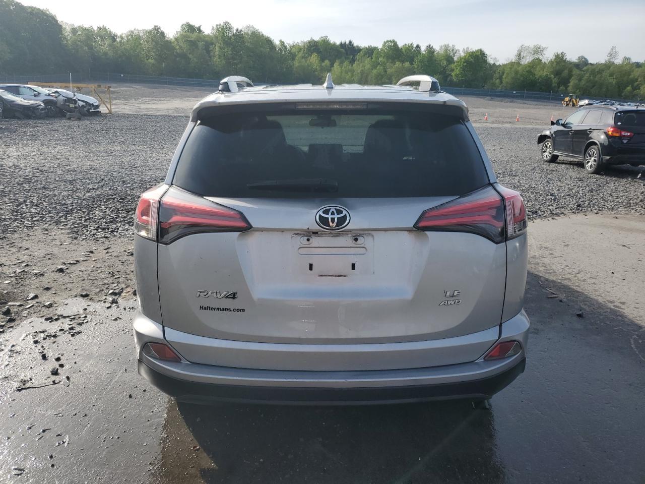 2018 Toyota Rav4 Le - Image 6