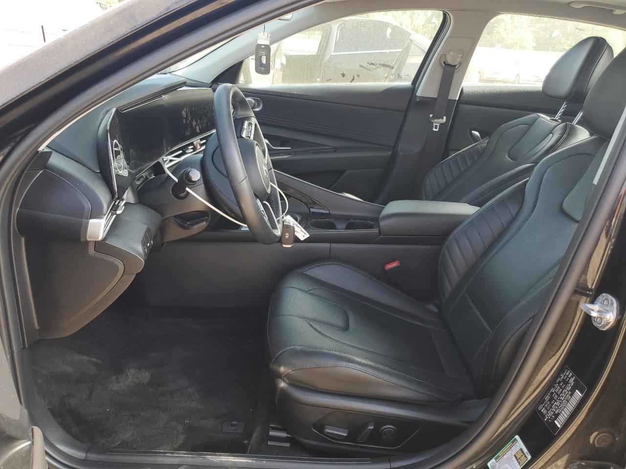2022 Hyundai Elantra Limited - Image 7