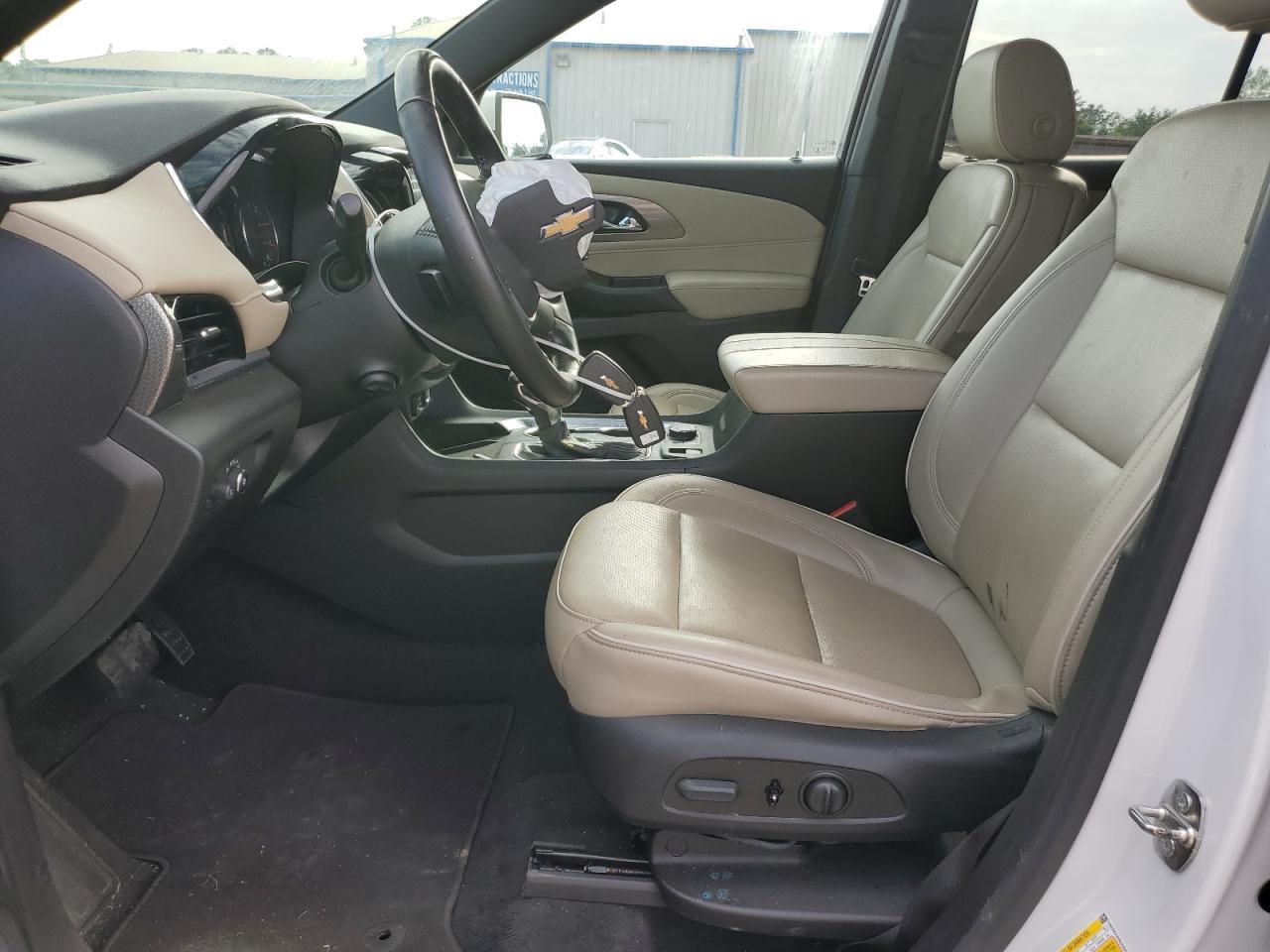 2022 Chevrolet Traverse Premier - Фото 7