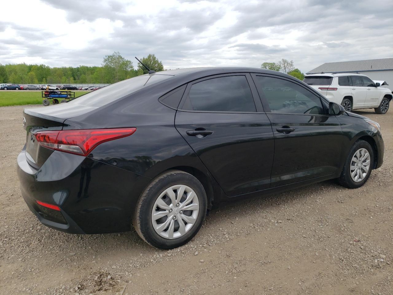 2021 Hyundai Accent Se - Фото 3