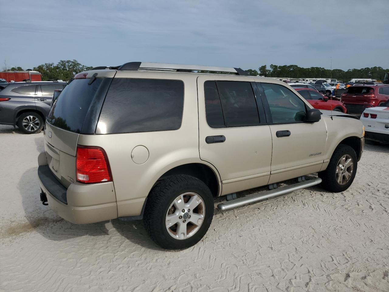 2005 Ford Explorer Xlt - Image 3