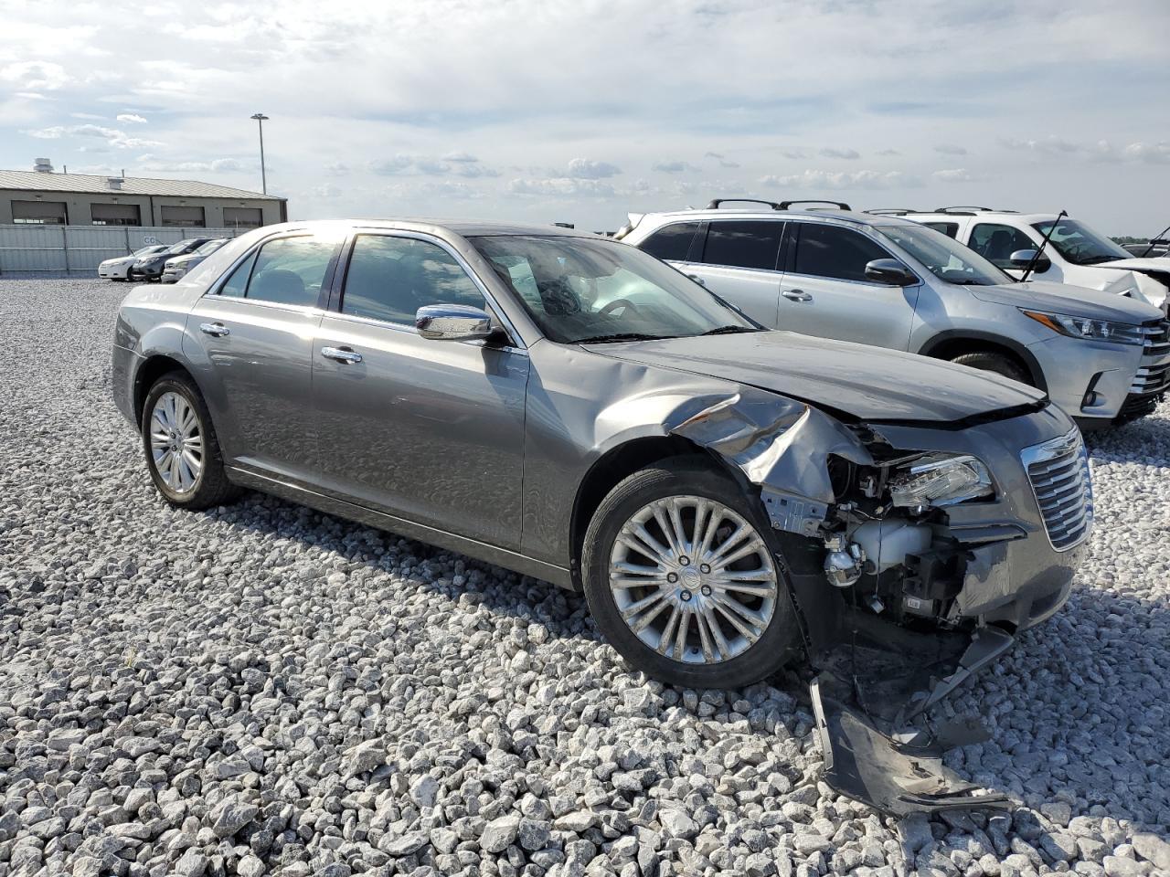2012 Chrysler 300C - Фото 4