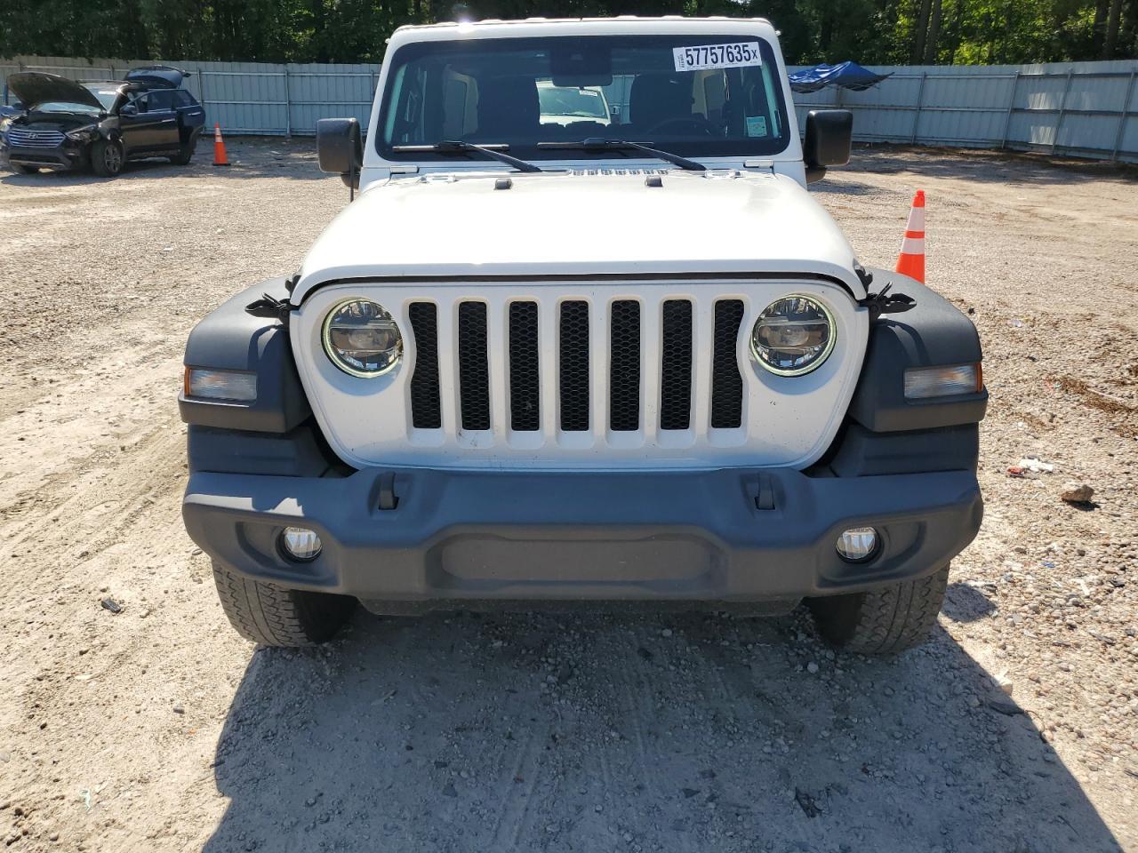2021 Jeep Wrangler Unlimited Sport - Фото 5