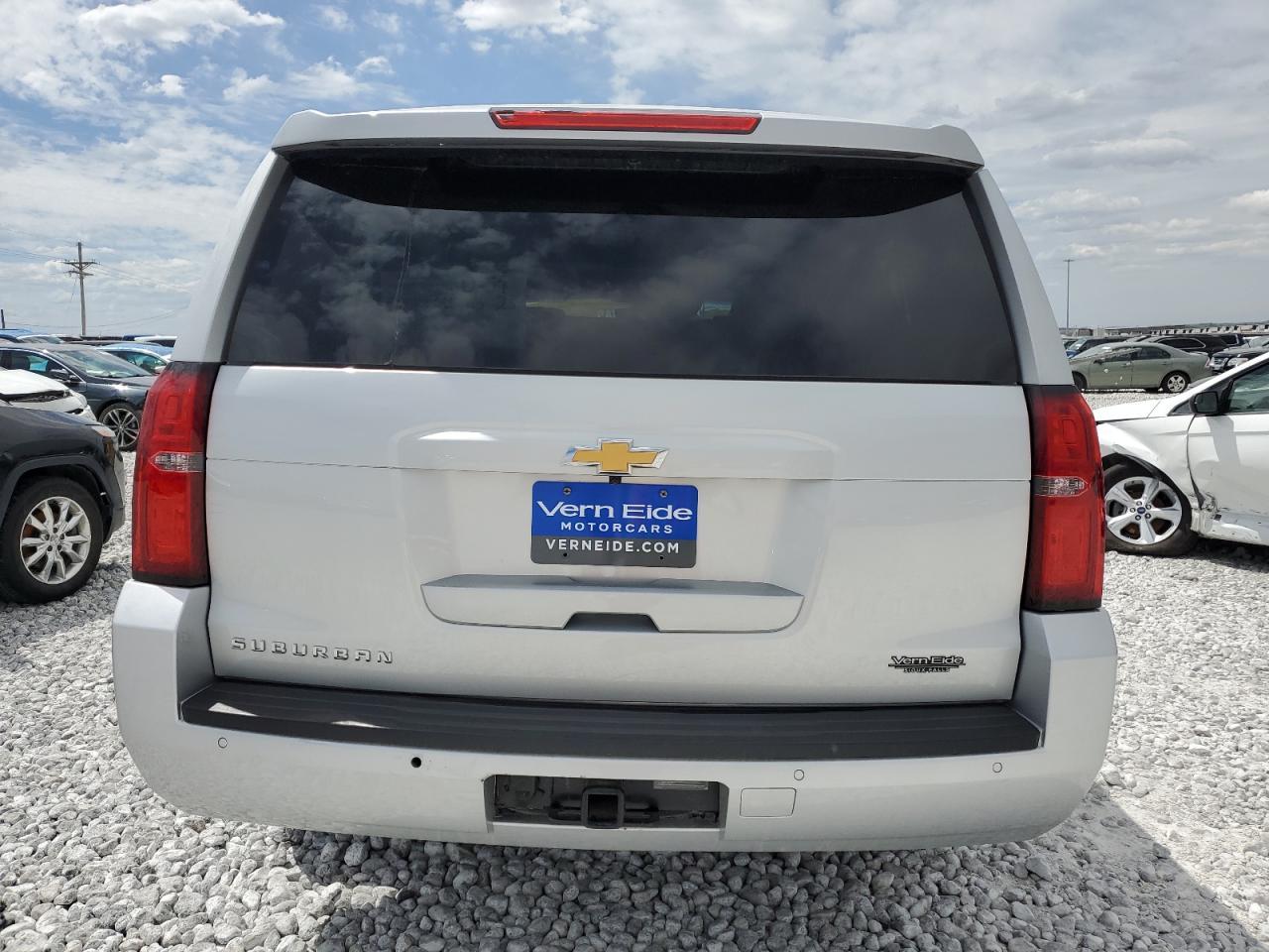 2019 Chevrolet Suburban K1500 Lt - Image 6