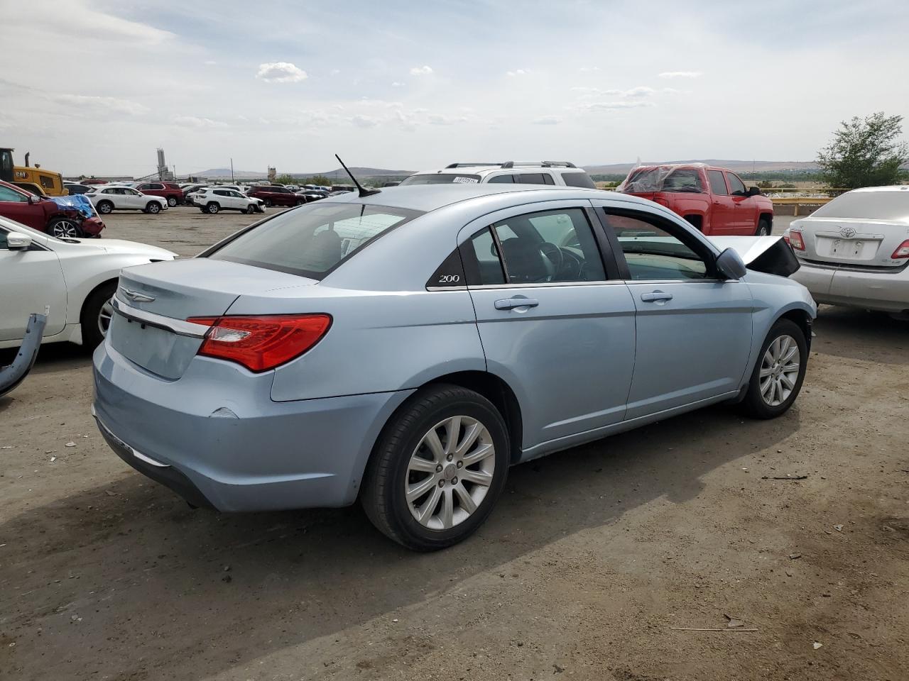 2014 Chrysler 200 Touring - Фото 3