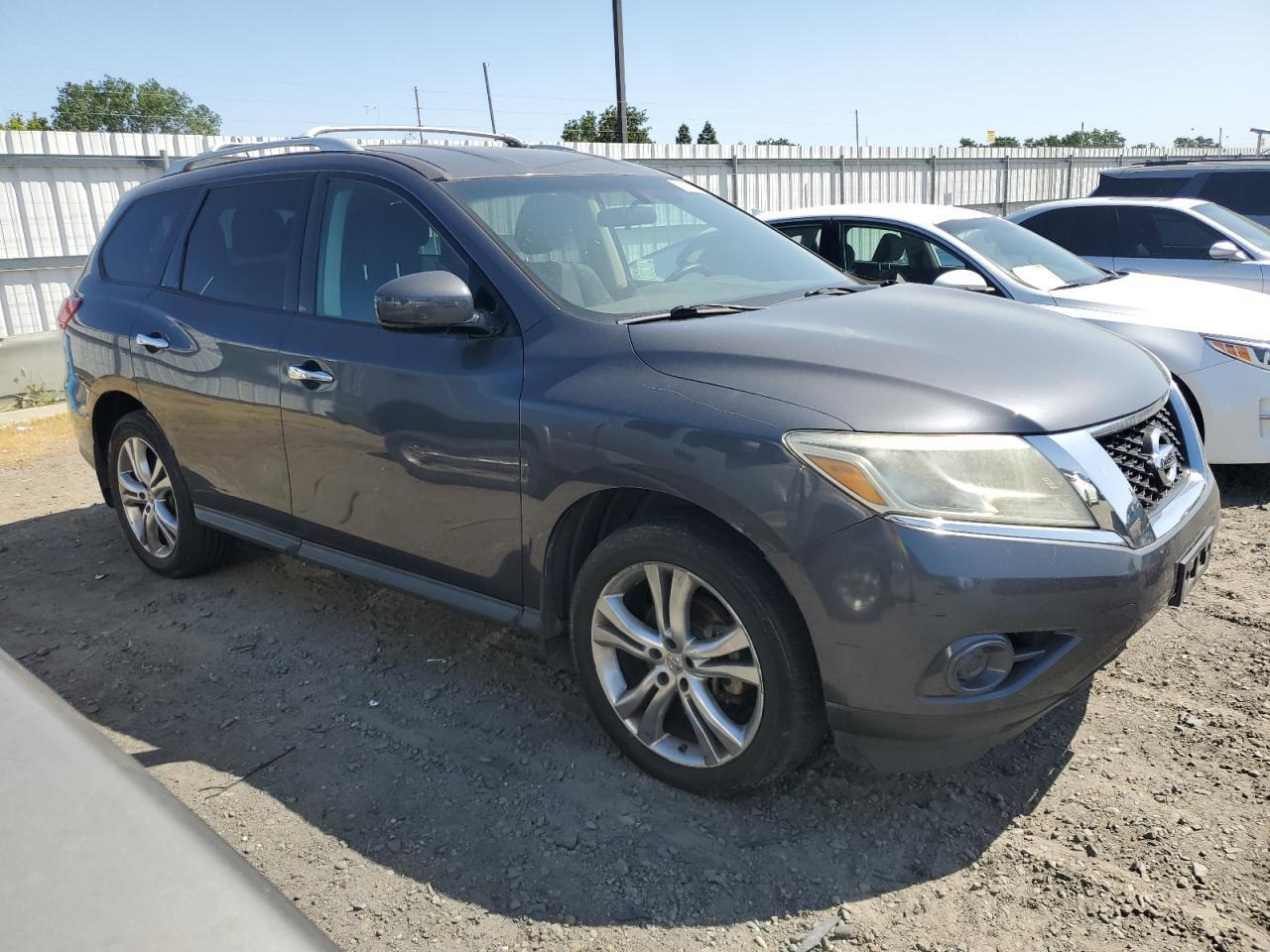 2013 Nissan Pathfinder S - Image 4