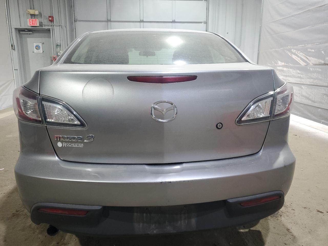 2011 Mazda 3 I - Image 6