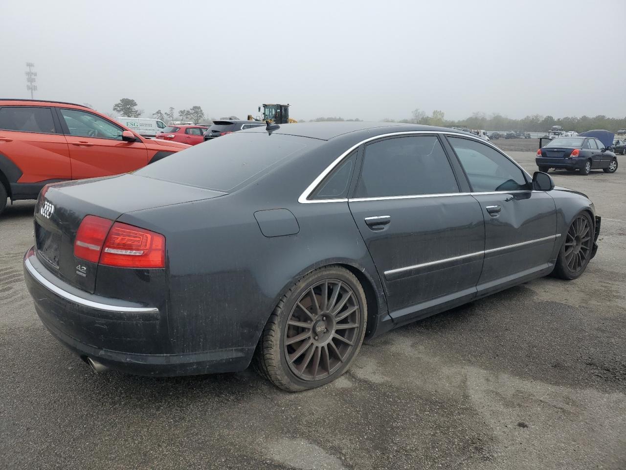 2010 Audi A8 Quattro - Фото 3