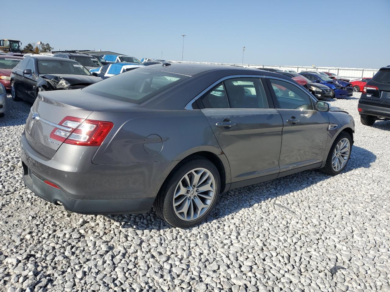 2013 Ford Taurus Limited - Image 3