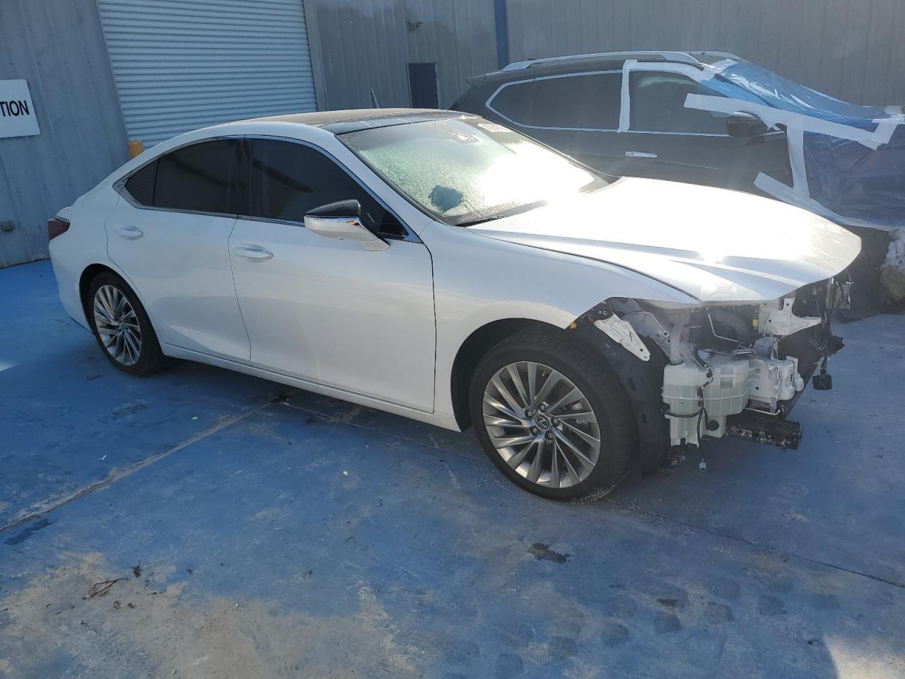 2019 Lexus Es 350 - Image 4